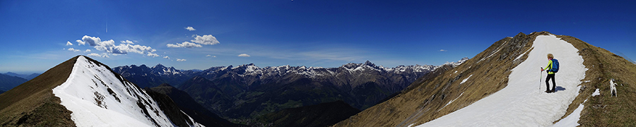 Salendo in Timogno (Benfit) vista spettacolare