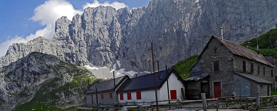 Villaggio ex-miniere di fluorite al Rif. Albani