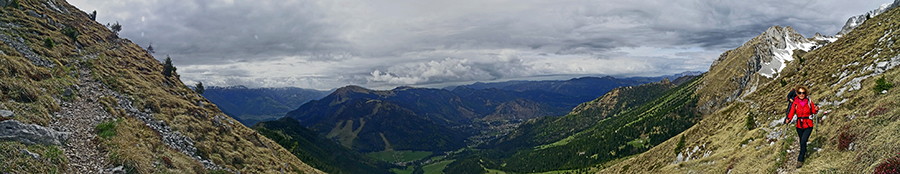 Salendo sul sentiero 316 per il Monte Visolo