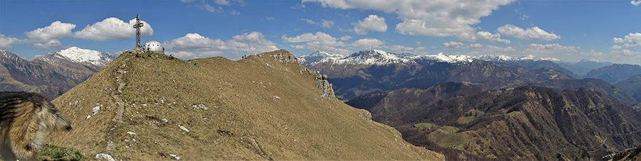 Vista sulla cima del Due Mani e verso Cima di Muchiada