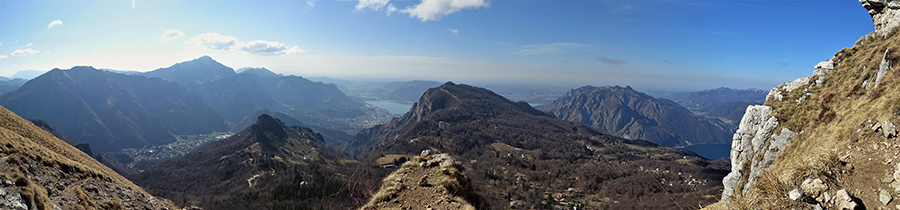 Panorama dalla Cresta Cermenati su Pian dei Resinelli e verso Lecco, i suoi laghi, i suoi monti