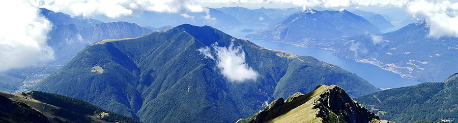 Alle spalle Alpe Giumello e Monte Muggio