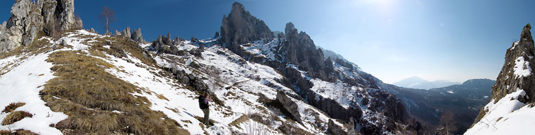 Sentiero 9 delle Foppe con neve verso il Rifugio Rosalba