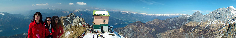 Panoramica sul Rifugio Rosalba, verso il Lago di Como e il Grignone 