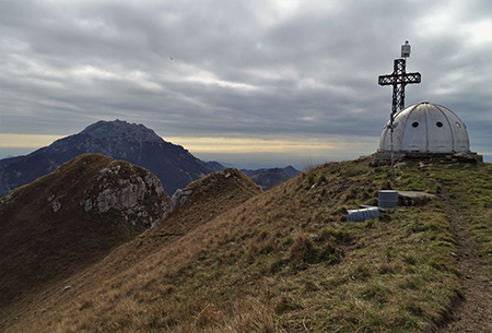 Monte Due Mani (1656 m) con Cima Muschiada (1458 m) dalla Culmine S. Pietro il 21 ottobre 2020- FOTOGALLERY 