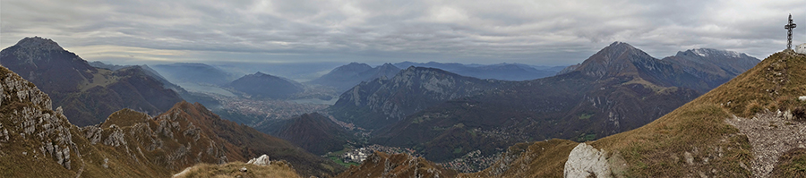 Da sx Resegone, Lecco con suoi laghi e monti, Grigne ...vetta del Due Mani