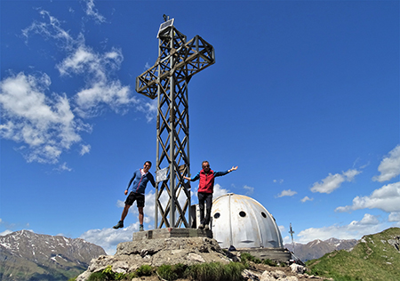 Monte Due Mani (1656 m) con Cima Muschiada (1458 m) dalla Culmine S. Pietro il 25 maggio 2021- FOTOGALLERY 