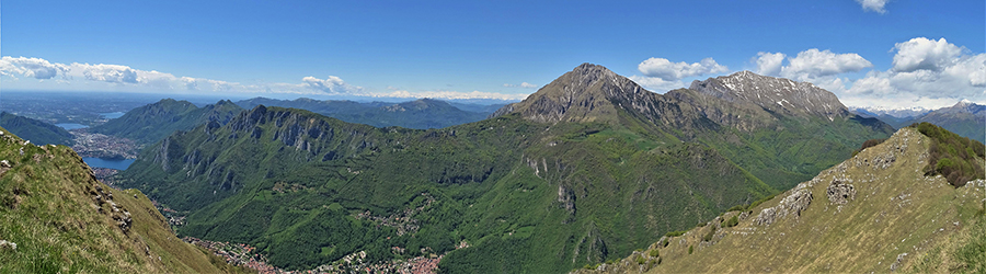 A dx Grigne con Zucco di Desio, a sx Lecco con i suoi laghi e i suoi monti