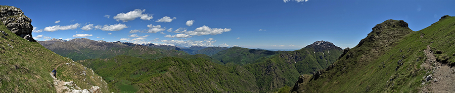 Scendendo dal Due Mani dal sentiero normale vista panoramica
