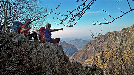 Monte Due Mani (1656 m) con Cima Muschiada (1458 m) dalla Culmine S. Pietro il 26 giugno 2017 - FOTOGALLERY 