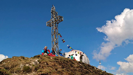Monte Due Mani (1656 m) con Cima Muschiada (1458 m) dalla Culmine S. Pietro il 26 giugno 2017 - FOTOGALLERY 