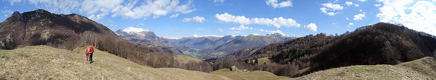 Vista su (da sx) Due Mani, Grigna, Valsassina, Tre Signori, Cima Muschiada