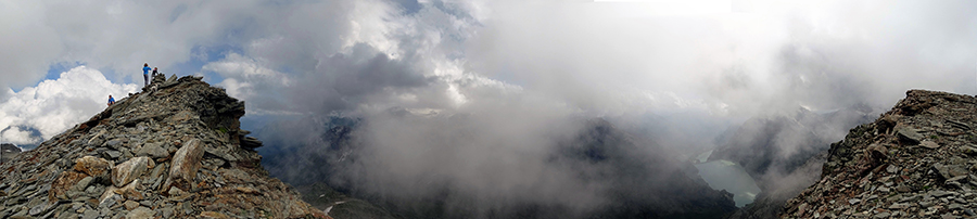 In vetta a Cima Fontana con vista anche sul Lago Alpe Gera