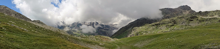 In prossimità del Passo Confinale e del Bivacco Anghileri-Rusconi