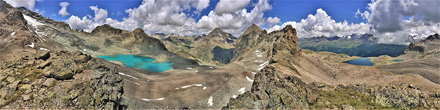 Super panoramica, a sx Lej Lagrev (2719 m) , a dx Lej da la Tacheppa (2617 m)