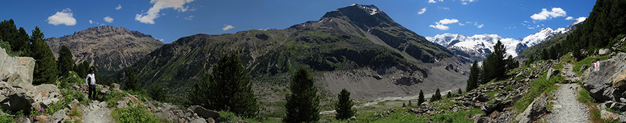 Salendo la lunga valle verso il ghjiacciaio del Morteratsch