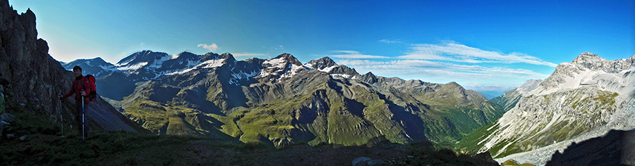 Sul sentiero dal Rif. Quinto Alpini al Passo Zebrù, sulla sella tra Valle Rio Mare e Valle di Zebrù