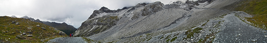 Risalendo la Valle Rio Mare in direzione Rif. Quinto Alpini