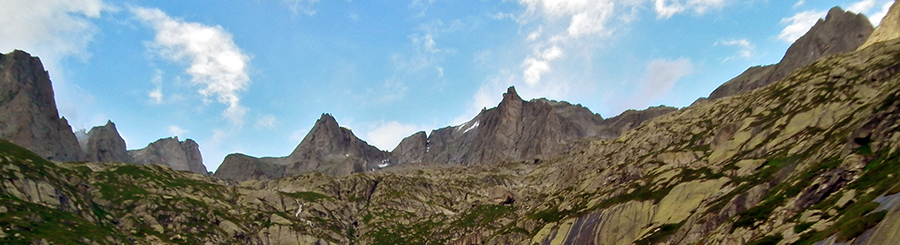 Cattedrali di granito nell'alta Val di Cozza attorno al Rif. Allievi-Bonacossa