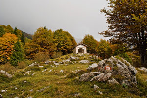 Cappelletta dedicata alla Madonna alle Casere d'Alben