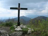 Da Lonno salita alle cime del Monte Podona e passaggio a Salmezza il 1° maggio 08 - FOTOGALLERY