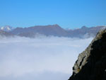 Oltre la nebbia verso il Pizzo del Becco - foto Alessandro Stefanelli 1 nov. 07