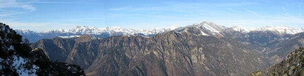 Panoramica dal roccolo del Corno sul Sentiero dei roccoli di Roncobello - foto Andrea Gervasoni