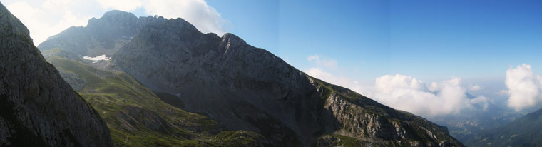 Panoramica sul Sentiero dei Fiori verso il Mandrone e il Pizzo Arera (luglio 08)