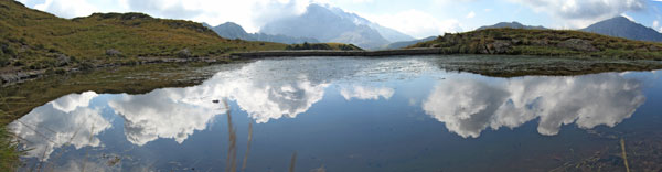 L'Arera riflesso nella pozza in prossimità delle baite di Campo -foto Andrea Gervasoni agosto 07