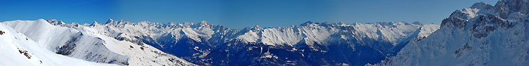Dalla vetta del Campioncino la Val Camonica e le sue montagne