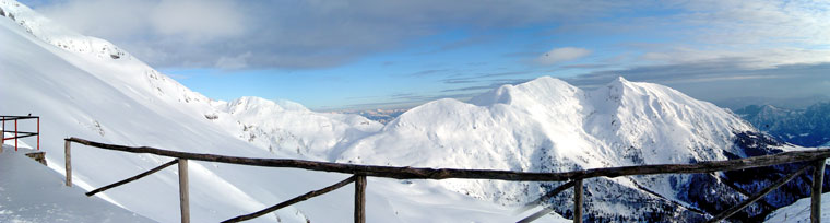 Panorama dal Rif. Capanna 2000 verso Cima Foppazzi e Grema - 25 genn 09 