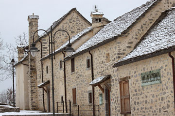 Visita ad Arnosto, piccolo borgo antico, ricco di storia, ben restaurato, a Fuipiano , balcone panoramico sulla Valle Imagna il 3 gennaio 2010 - FOTOGALLERY