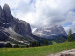 Il Sella e in lontananza il Sassolungo