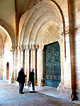 Abbazia di Casamari: splendido portale del 1200 delal chiesa - foto Armando Lombardi