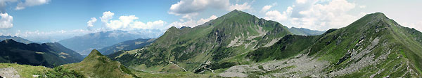 Panoramica dal Pizzo delle Segade al Passo S. Marco verso la Valtellina - foto Armando Lombardi