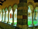 Chiostro dell'abbazia di Piona sul Lago di Como - foto Armando Lombardi