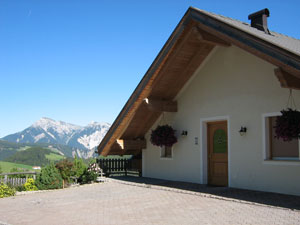 La casa richiama la linea della montagna