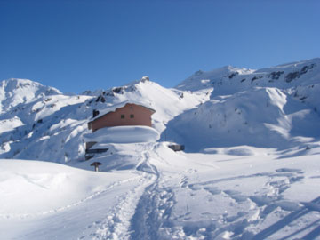 Invernale da Carona al Rifugio Calvi con tanta neve sabato 23 gennaio 2010 - FOTOGALLERY