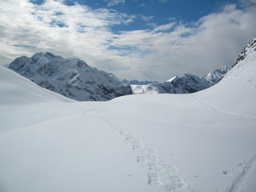 Da Capovalle salita verso il Passo di Mezzeno il 19 marzo 2011 - FOTOGALLERY