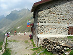 Sosta al Rifugio Baroni al Brunone - foto Diego Zanchi