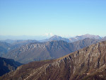 Da cima Grem vista verso Val Parina, Val Brembana e oltre - foto Diego Zanchi