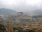 Il rifugio Calvi in veste autunnale - foto Diego Zanchi