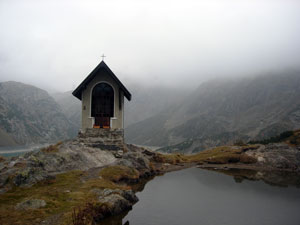 Cappelletta nei pressi del Rif. Curò