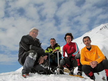 ATTRAVERSO LA VAL SANGUIGNO FINO IN CRESTA ALLA COSTA DI CORNA ROSSA sabato 5 marzo 2011 - FOTOGALLERY