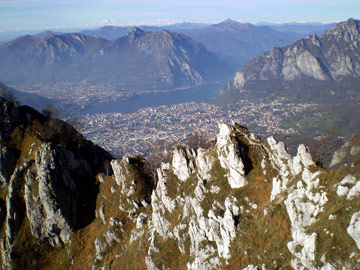 SALITA AL MONTE MAGNODENO LUNGO IL SENTIERO ATTREZZATO DELLA CRESTA DI GIUMENTA - FOTOGALLERY