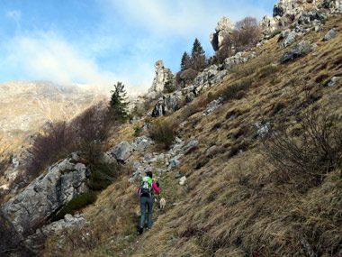 PASSEGGIATA DI PASQUETTA ALLA CROCE DI ZORZONE Lunedi 9 aprile 2012 - FOTOGALLERY