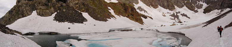 Panoramica sul Lago di Coca ancora semi-ghiacciato - foto Francesco Casati 21 giugno 2009