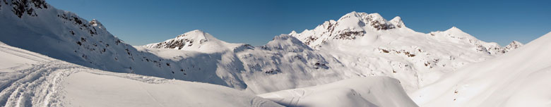 Salendo al Passo di Valsanguigno