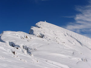 Cima Arera con la croce avvolta nella neve - foto Francesco Casati 25 nov. 07