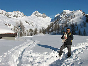 Da Carona al Lago di Fregabolgia con tanta neve sul tracciato di ciaspolatori mattinieri il 10 gennaio 09 - FOTOGALLERY
